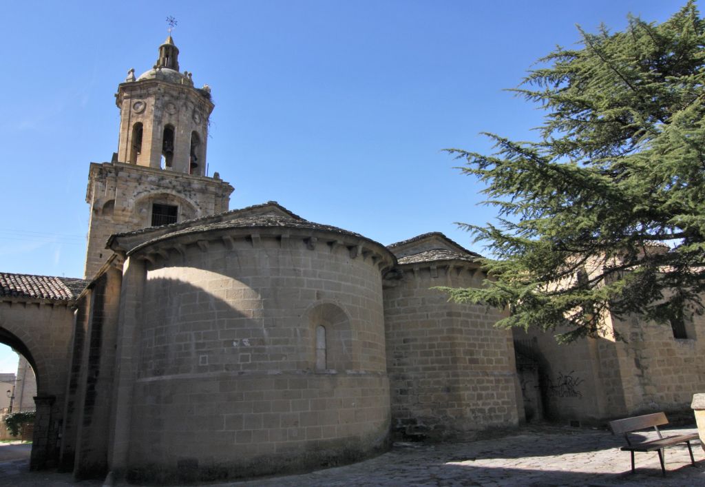 Iglesia del Crucifijo in Puente la Reina