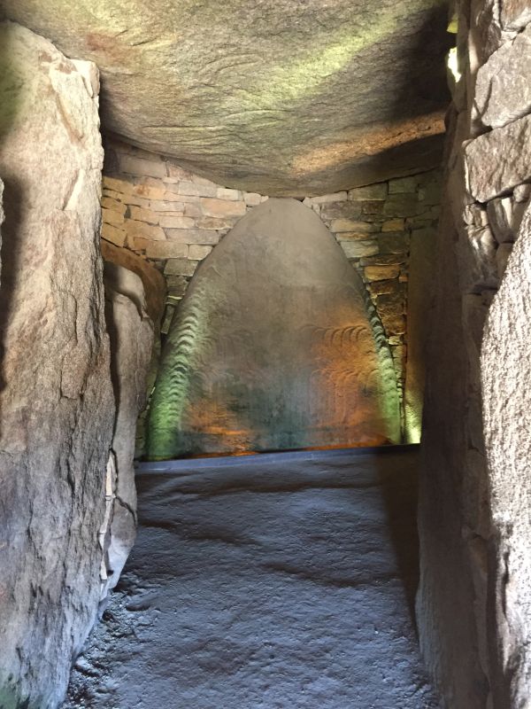 Grabkammer des Dolmens Table des Marchand in Locmariaquer, dem Megalithenmuseum der Superlative in der Bretagne