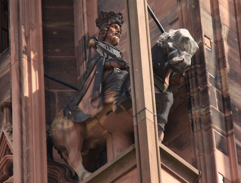 Reiterfigur Kaiser Lothar I an der Kathedrale von Strassburg