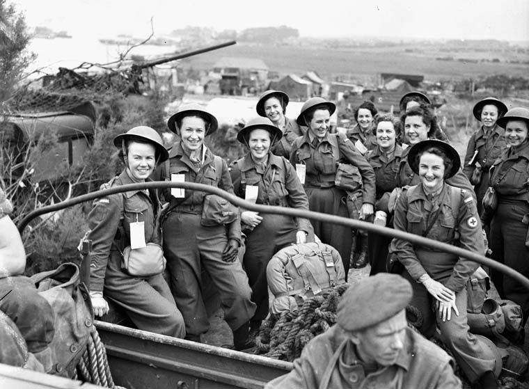Krankenschwestern des No. 10 Canadian General Hospital, R.C.A.M.C. 23 July. 1944