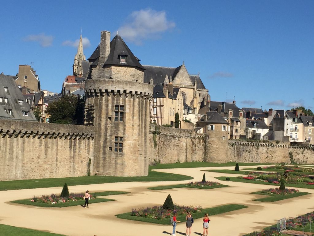 Tour du Connétable und Les Jardins des Remparts in Vannes