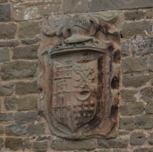 Wappen der Juna de los Infanzones an einer Hauswand in Obanos, am Jakobsweg in Navarra