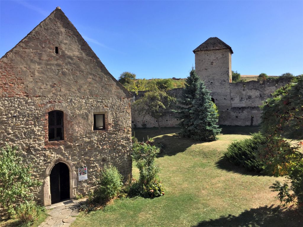 Innenhof der Kirchenburg von Kelling / Câlnic, Siebenbuergen