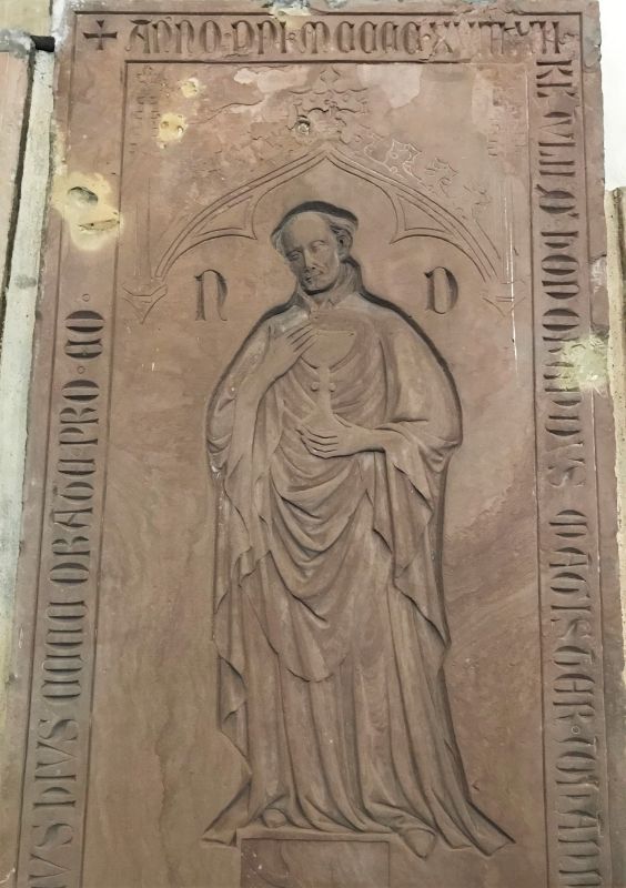 Grabplatte Kanoniker von Rinstete in der Thomaskirche in Strassbourg, Elsass