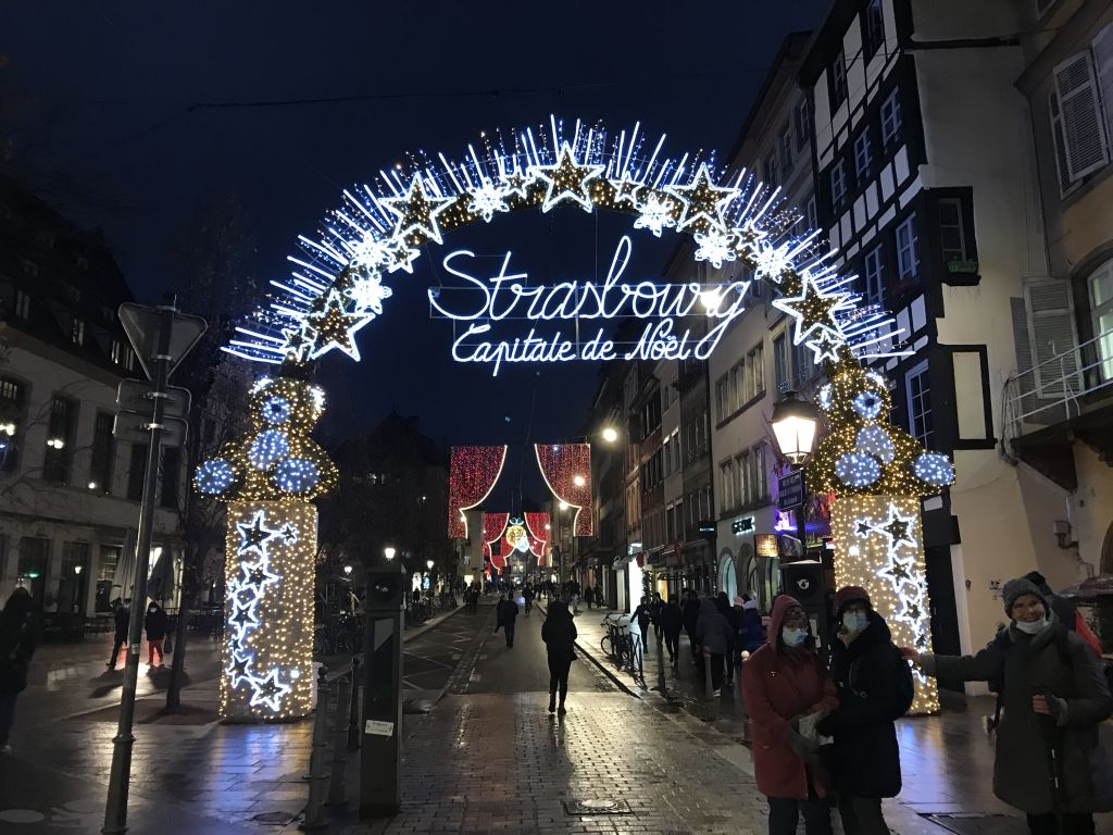 Lichtertor zur Weihnachtshauptstadt Strassburg